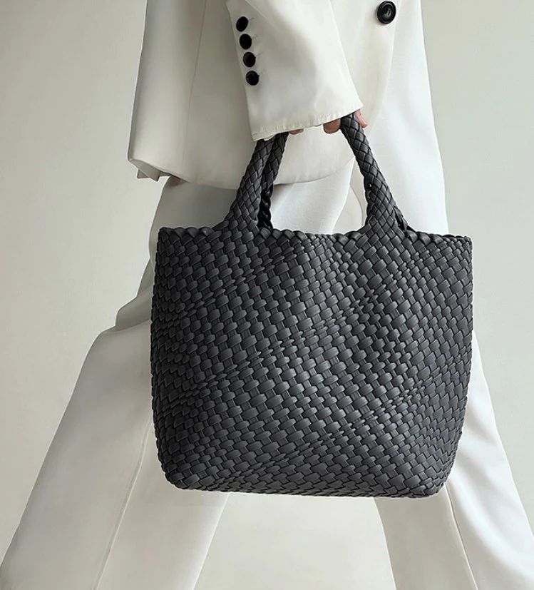 Braided leather handbag 0896