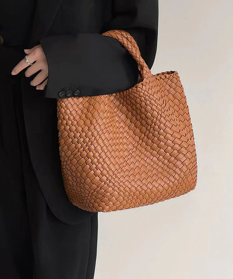 Braided leather handbag 0896