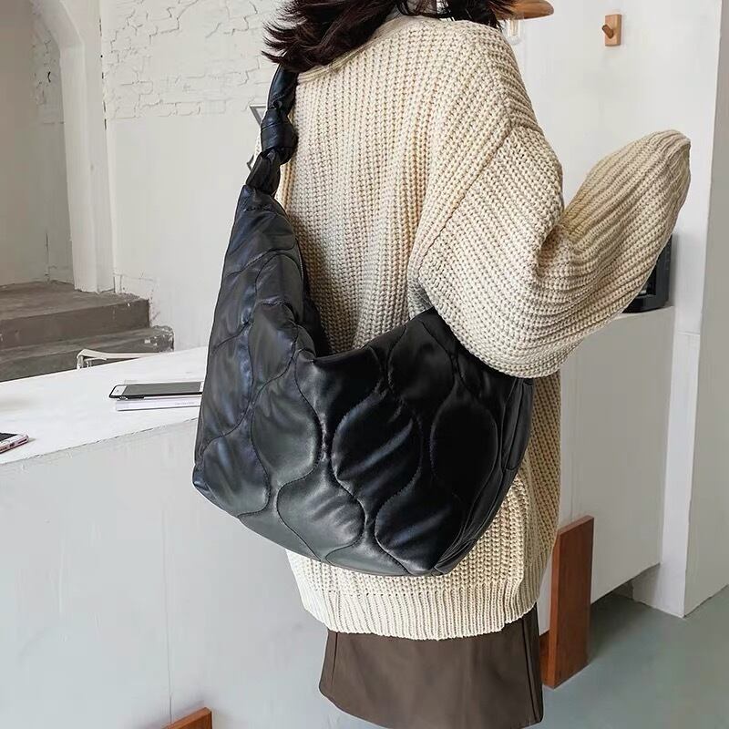 Quilted casual tote bag 0189