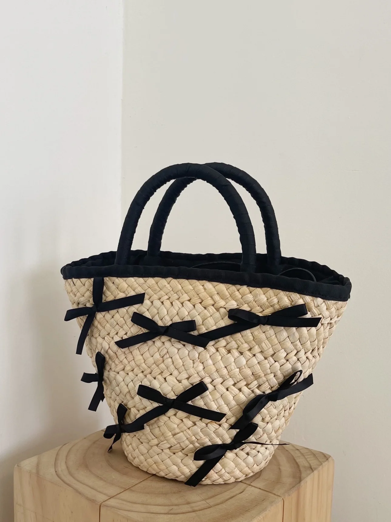 Ribbon tote basket bag 0932