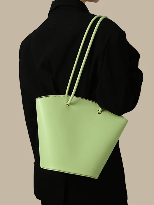 Bucket-shaped faux leather handbag 0837