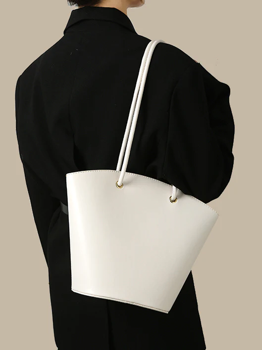 Bucket-shaped faux leather handbag 0837