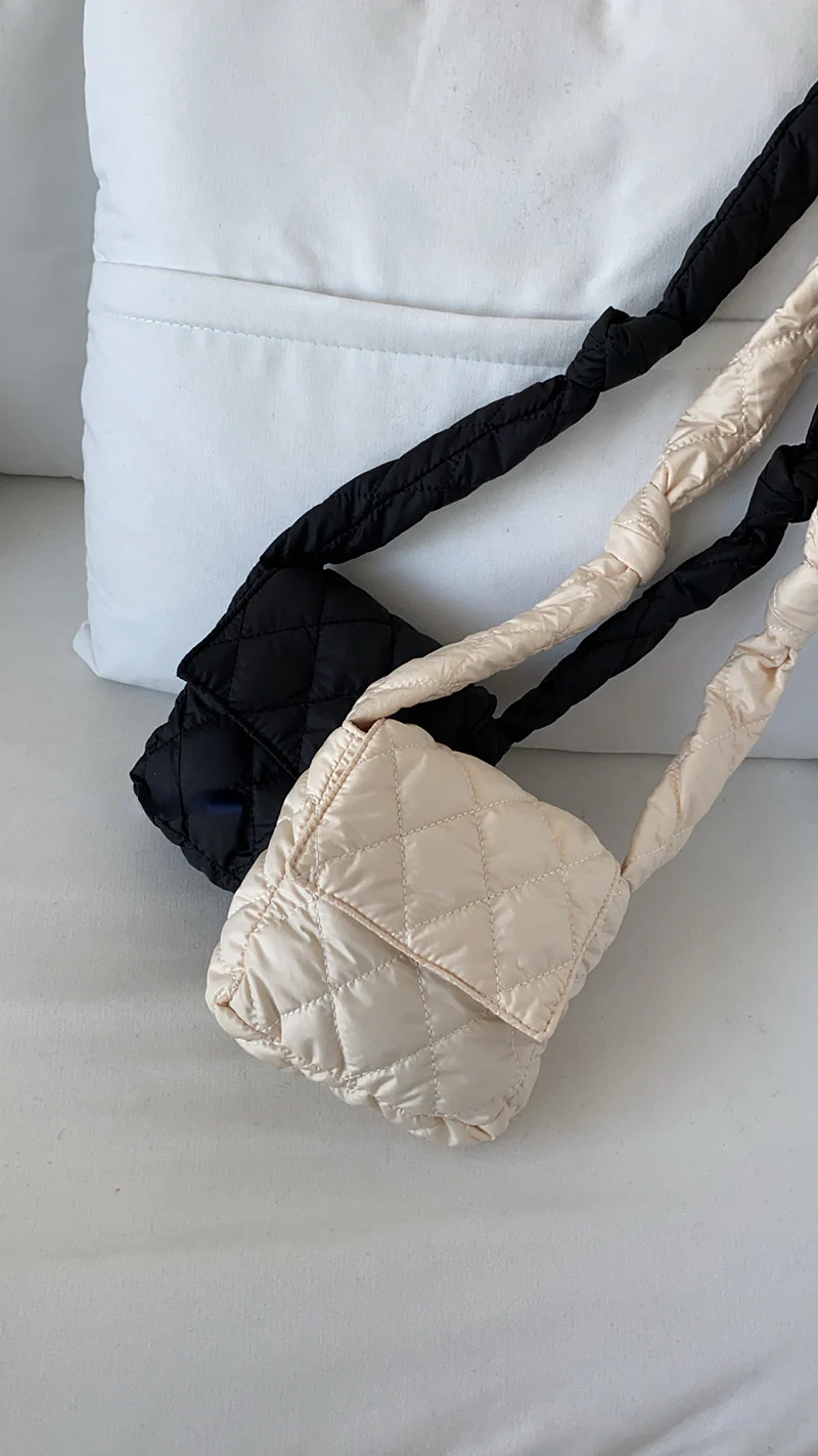 Quilted pochette crossbody bag 0614