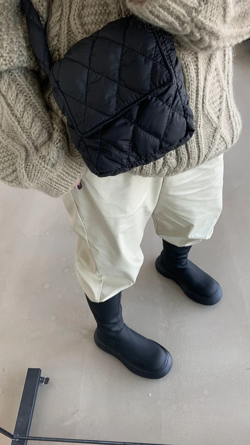 Quilted pochette crossbody bag 0614