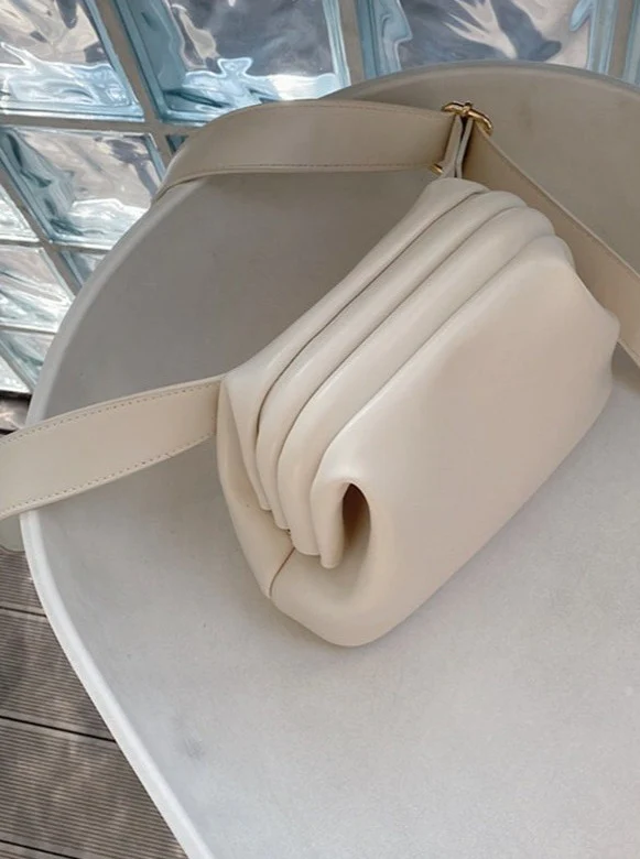 Clasp crossbody bag 0617