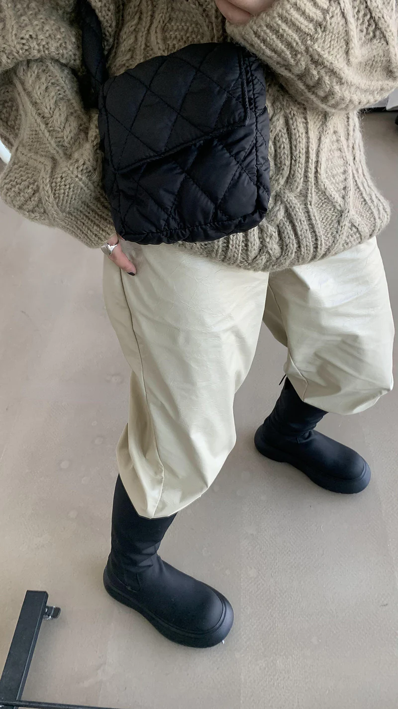 Quilted pochette crossbody bag 0614