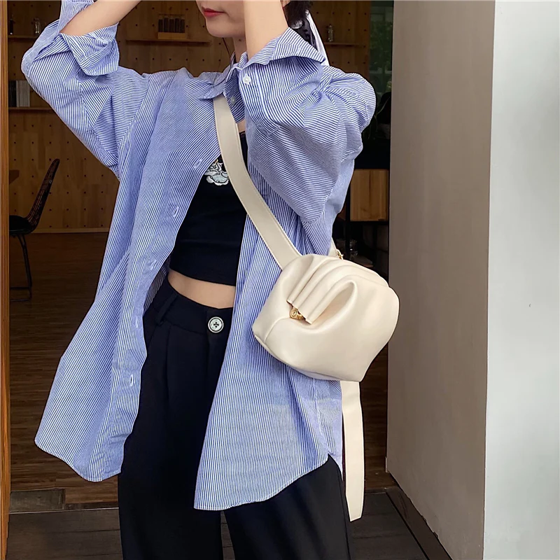 Clasp crossbody bag 0617