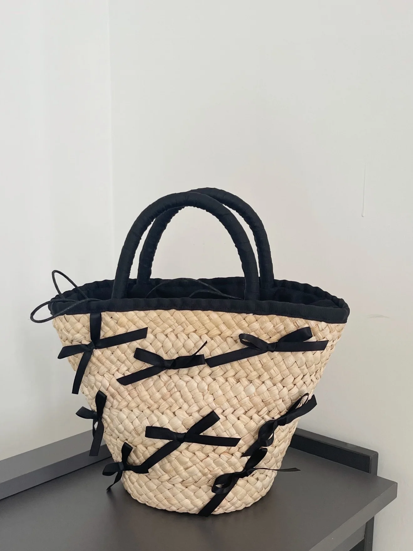 Ribbon tote basket bag 0932