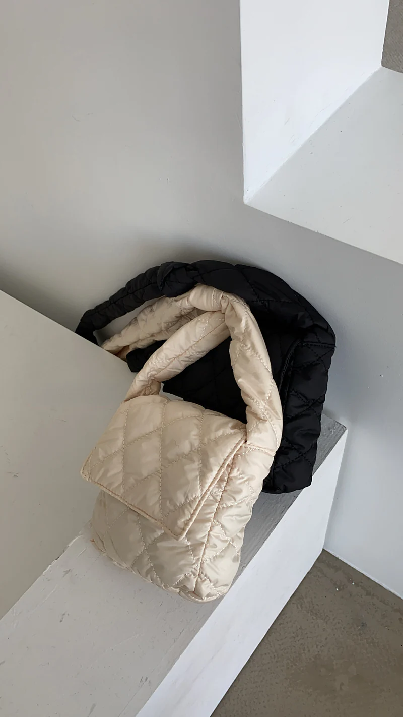 Quilted pochette crossbody bag 0614