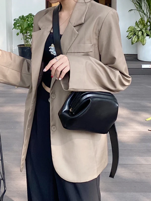 Clasp crossbody bag 0617