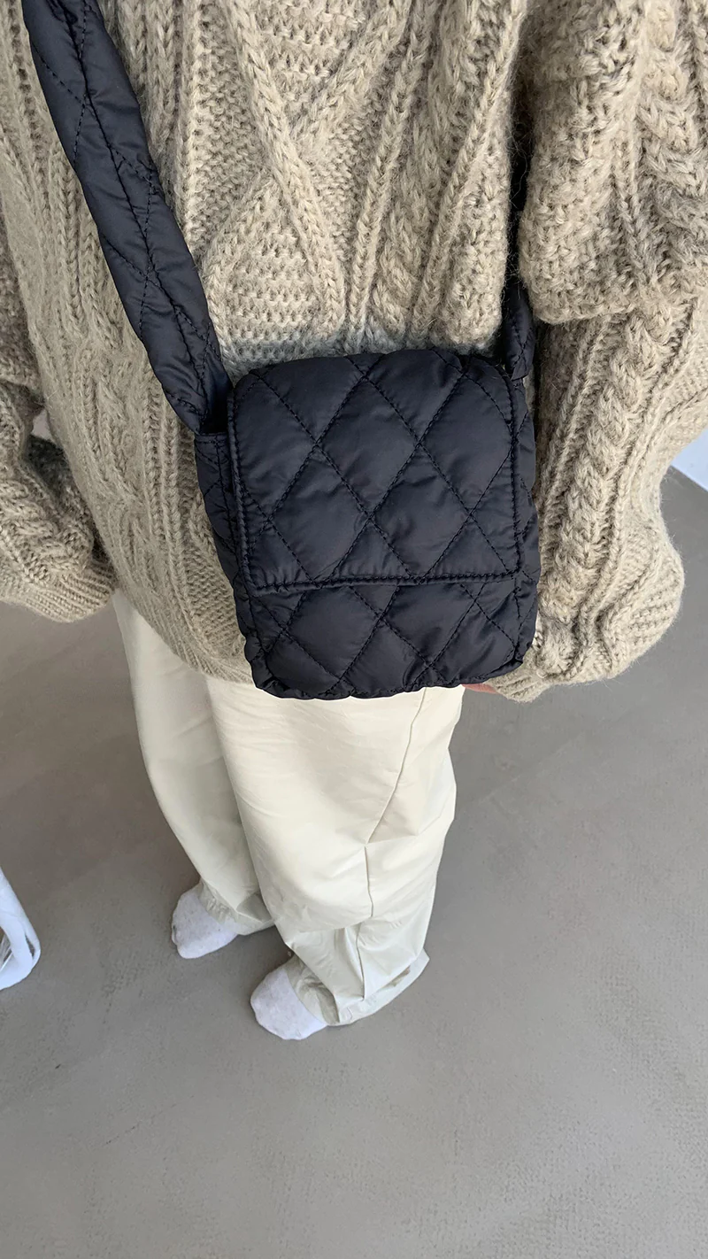 Quilted pochette crossbody bag 0614