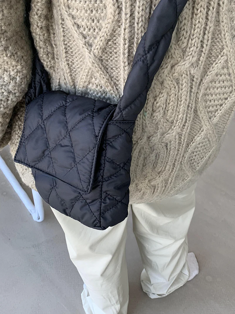 Quilted pochette crossbody bag 0614