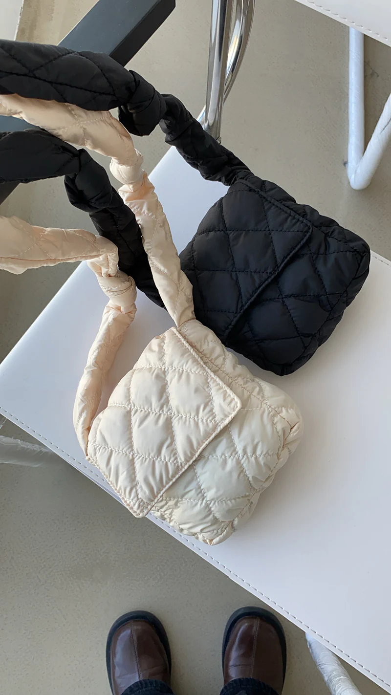 Quilted pochette crossbody bag 0614