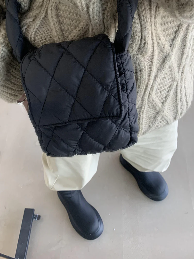 Quilted pochette crossbody bag 0614